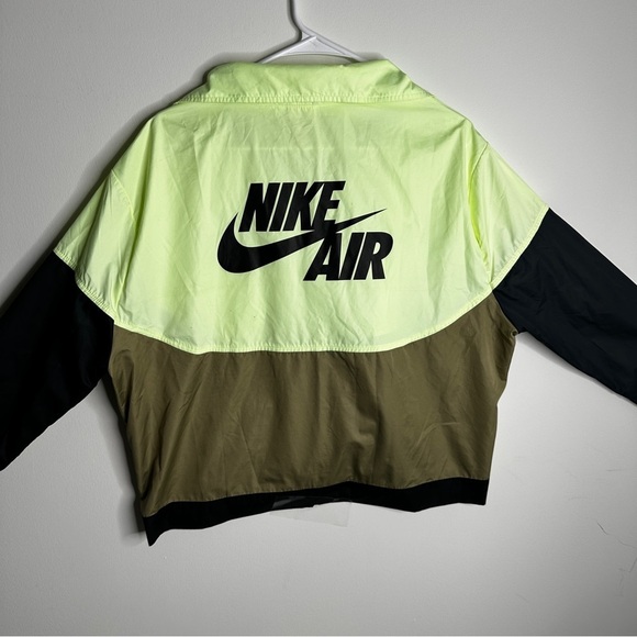 Nike Air - Women’s XS Windbreaker - Zippers and Side Snaps - Athleisure - Picture 9 of 13